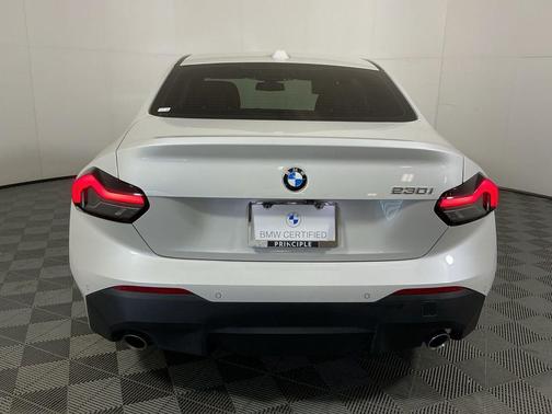 2024 BMW 230 i