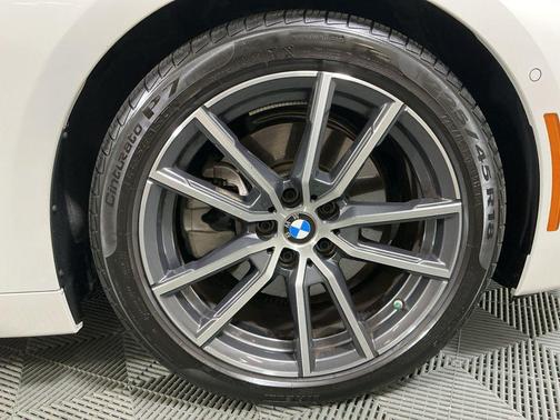 2024 BMW 230 i