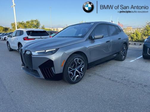 2025 BMW iX xDrive50