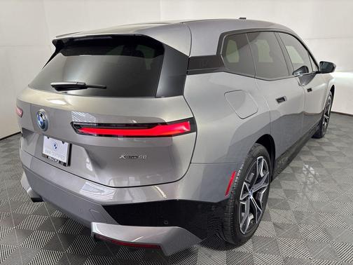 2025 BMW iX xDrive50