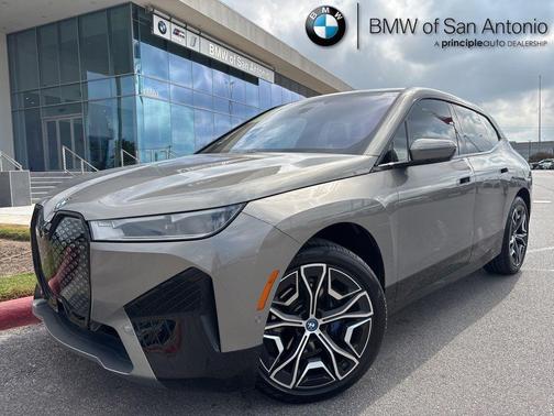 2025 BMW iX xDrive50