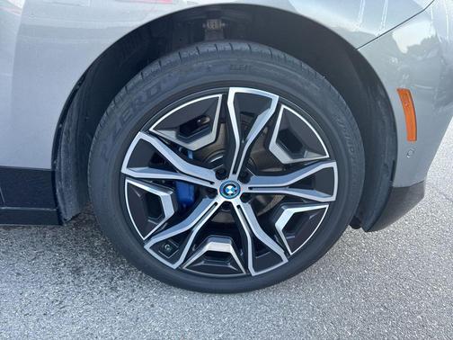 2025 BMW iX xDrive50