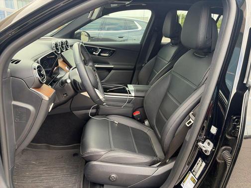 Black 2023 Mercedes-Benz GLC 300 4MATIC
