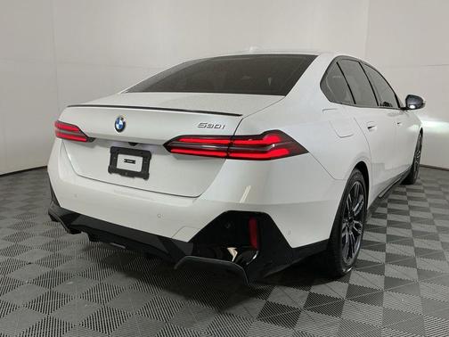 Mineral White Metallic 2025 BMW 530 530i