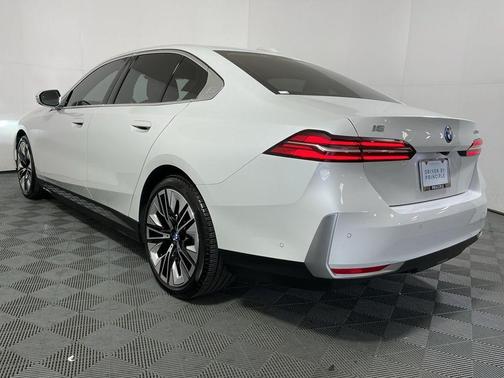 2024 BMW i5 eDrive40