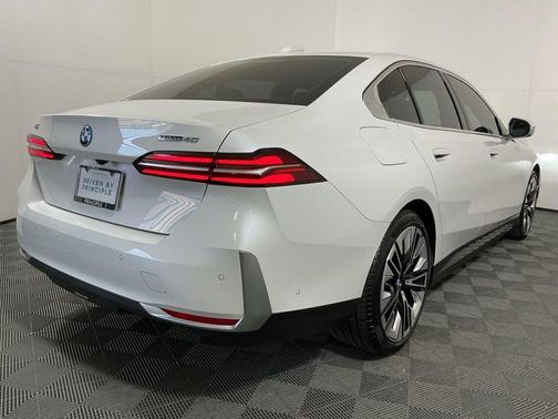 2024 BMW i5 eDrive40