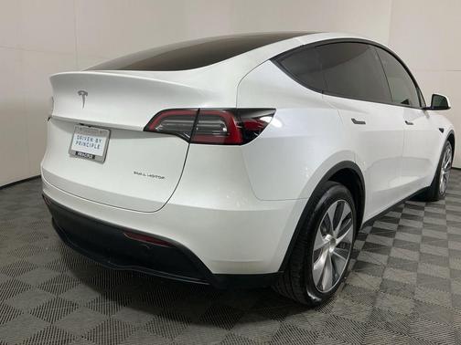 2023 Tesla Model Y Long Range Dual Motor All-Wheel Drive