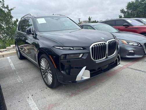 Black Sapphire Metallic 2025 BMW X7 xDrive40i