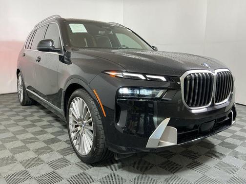 Black Sapphire Metallic 2025 BMW X7 xDrive40i