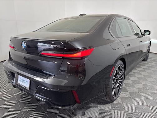 2025 BMW 750e i xDrive