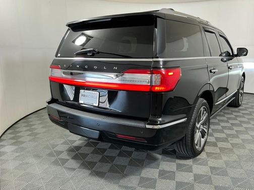 Infinite Black Metallic 2019 Lincoln Navigator Reserve