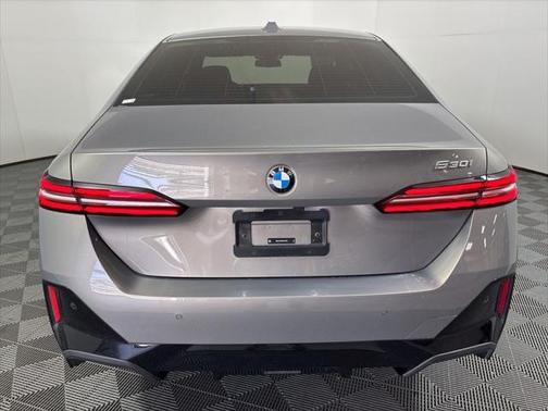 2024 BMW 530 i