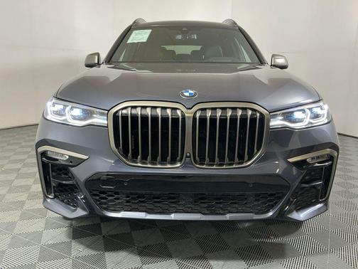 Arctic Grey Metallic 2022 BMW X7 M50i