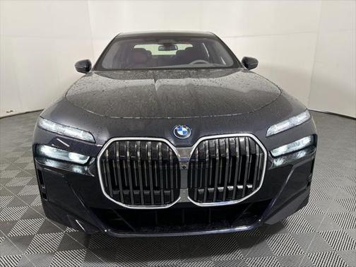 2025 BMW 750e i xDrive