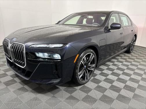 2025 BMW 750e i xDrive