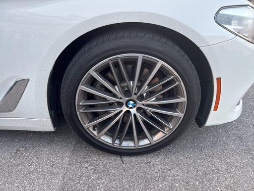 2019 BMW 530 i