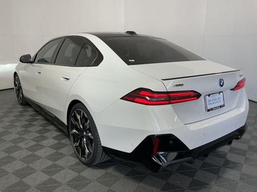 2026 BMW 550e xDrive