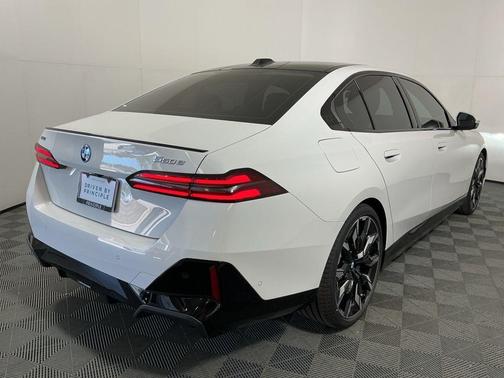 2026 BMW 550e xDrive