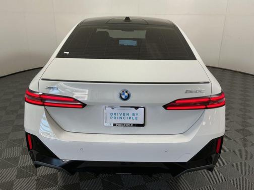 2026 BMW 550e xDrive