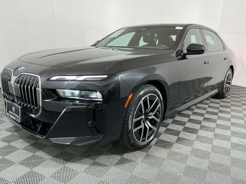 2023 BMW 740 i