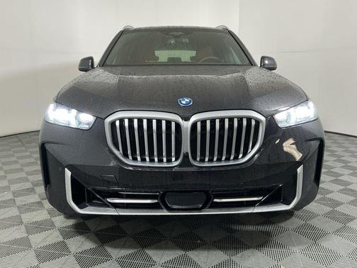Black Sapphire Metallic 2026 BMW X5 PHEV xDrive50e
