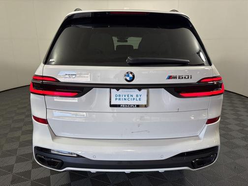 2026 BMW X7 M60i