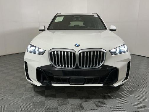 Alpine White 2024 BMW X5 sDrive40i
