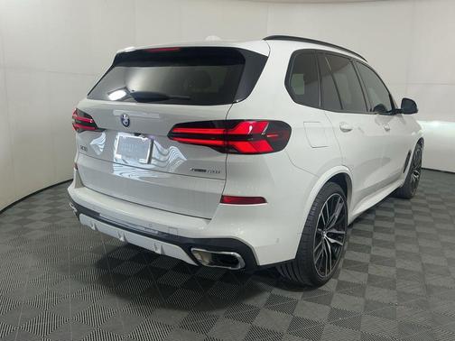 Alpine White 2024 BMW X5 sDrive40i
