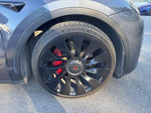 2022 Tesla Model Y Performance Dual Motor All-Wheel Drive