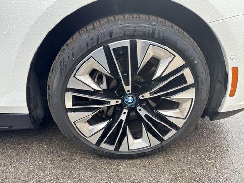 2025 BMW i5 eDrive40