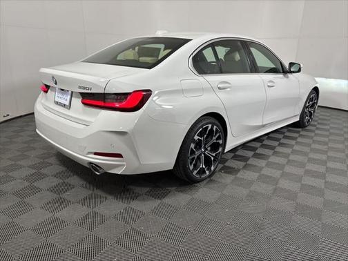 2025 BMW 330 i