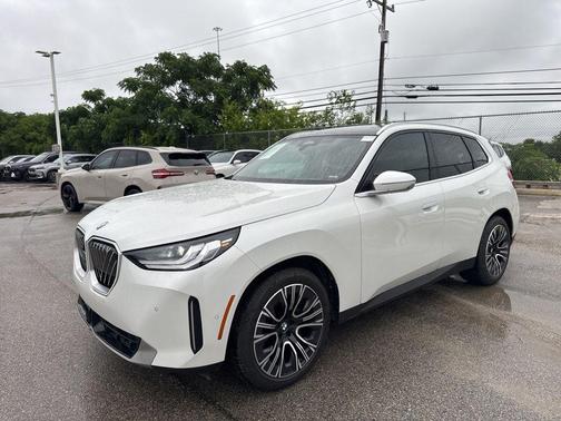 Mineral White Metallic 2025 BMW X3 30 xDrive