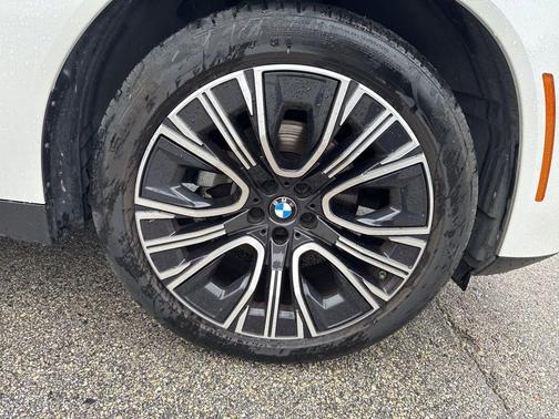 Mineral White Metallic 2025 BMW X3 30 xDrive