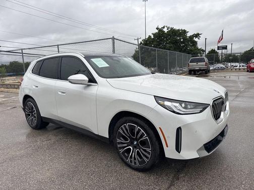 Mineral White Metallic 2025 BMW X3 30 xDrive