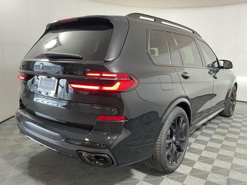 2026 BMW X7 M60i