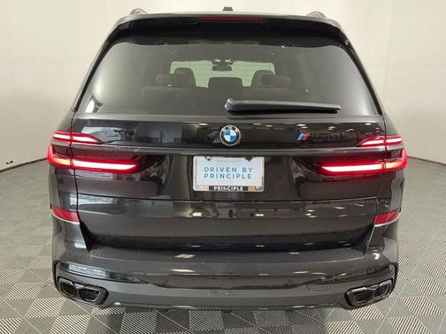 2026 BMW X7 M60i