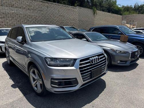 Silver Metallic 2019 Audi Q7 55 Prestige
