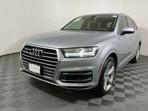 Silver Metallic 2019 Audi Q7 55 Prestige
