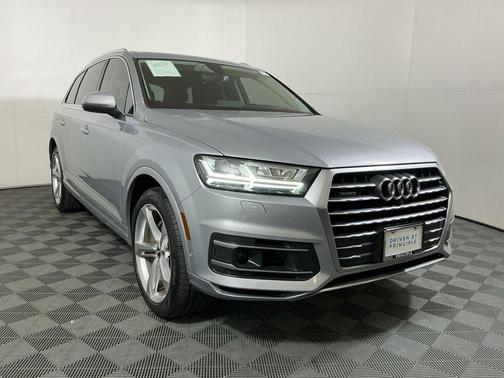 Silver Metallic 2019 Audi Q7 55 Prestige