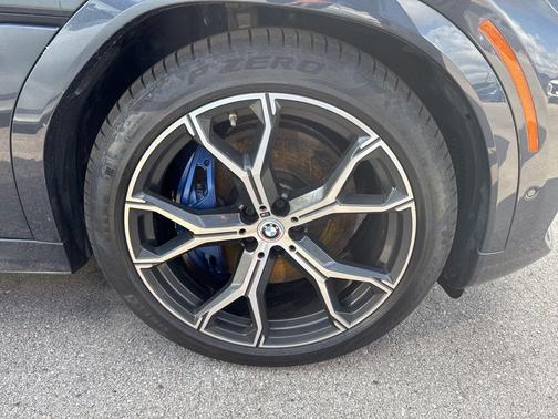 2022 BMW X6 M50i
