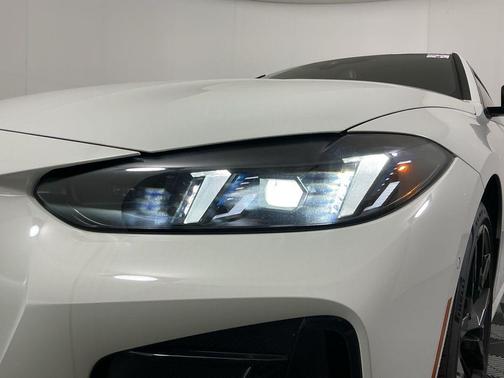 Alpine White 2026 BMW 430 i