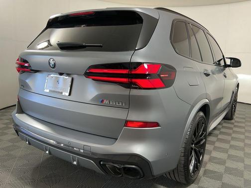 2025 BMW X5 M60i