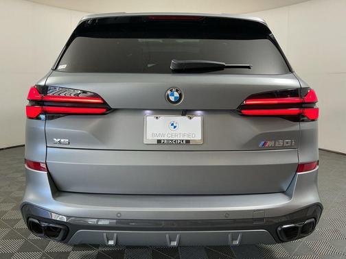 2025 BMW X5 M60i
