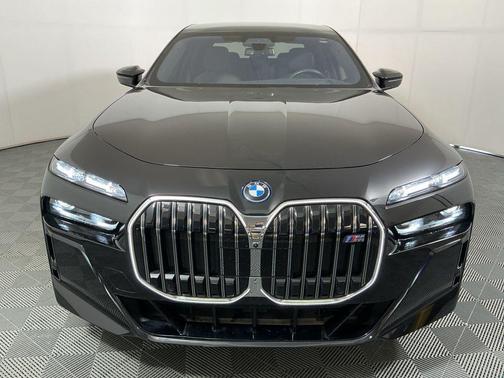 2024 BMW i7 M70