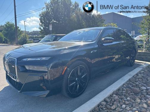 2024 BMW i7 M70