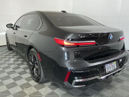 2024 BMW i7 M70
