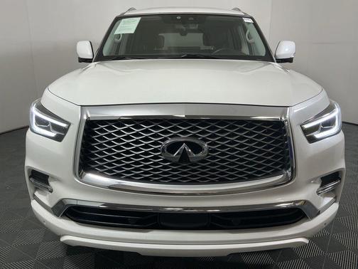 2022 INFINITI QX80 Luxe