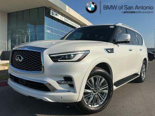 2022 INFINITI QX80 Luxe