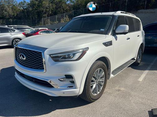 2022 INFINITI QX80 Luxe