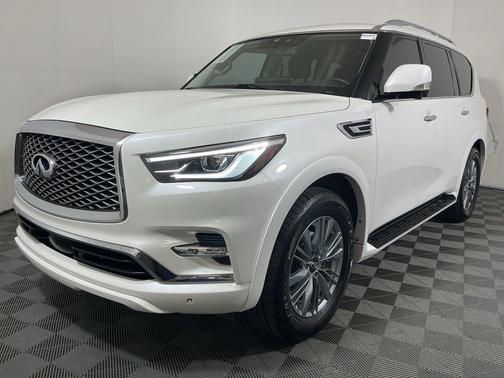 2022 INFINITI QX80 Luxe